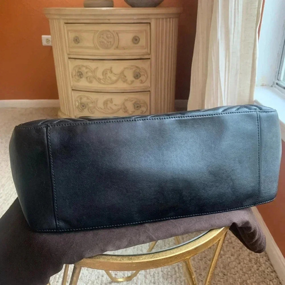 Gucci Marmont Tote in soft lamb skin a must have piece. - Picture 8 of 10